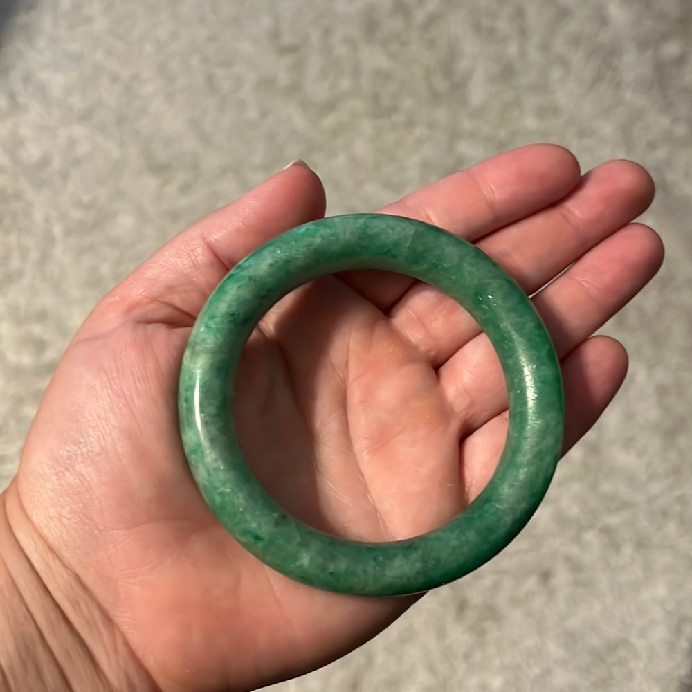 Certified jade bracelet